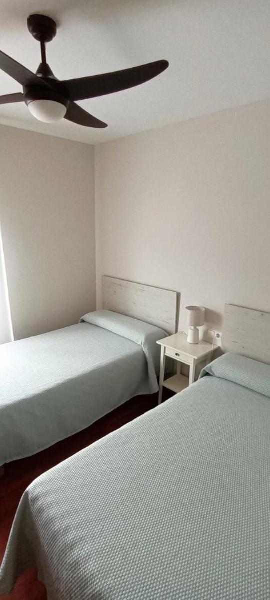 Habitación doble independiente con baño compartido - Housity