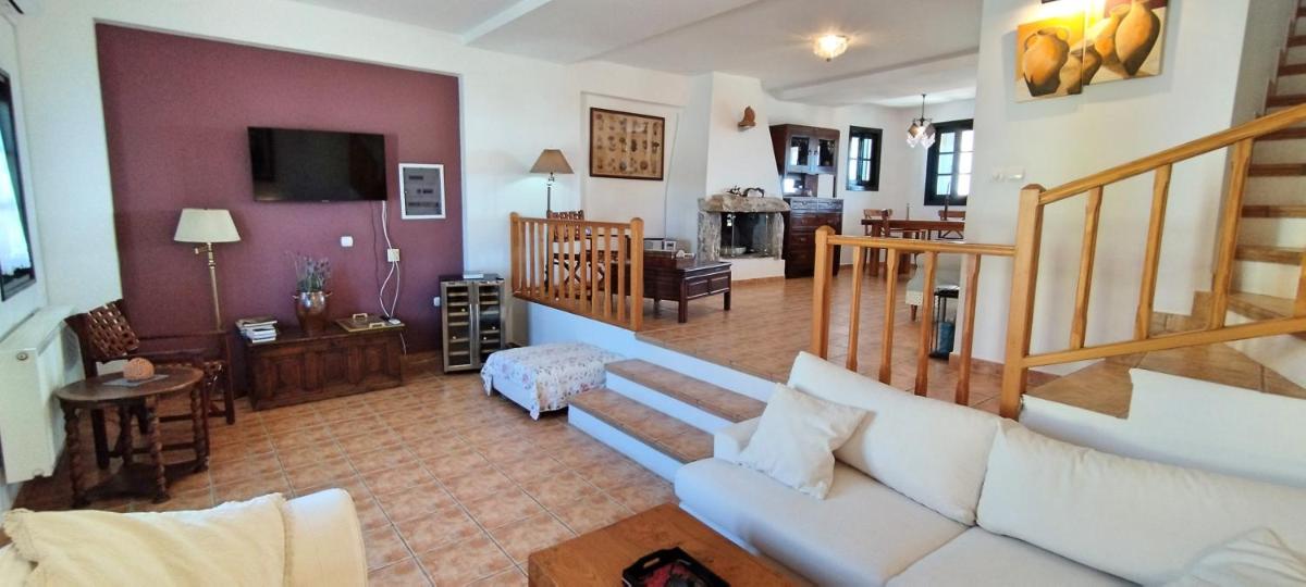 Perlegiannika Houses - Housity