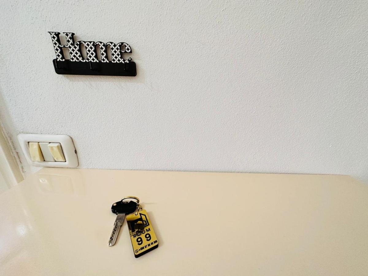 Room 99 - Housity