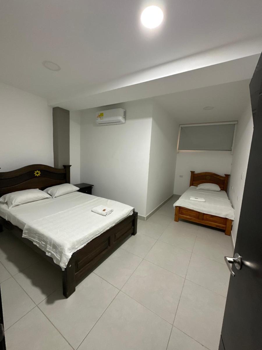 HOTEL ARANS TRUCK - Housity