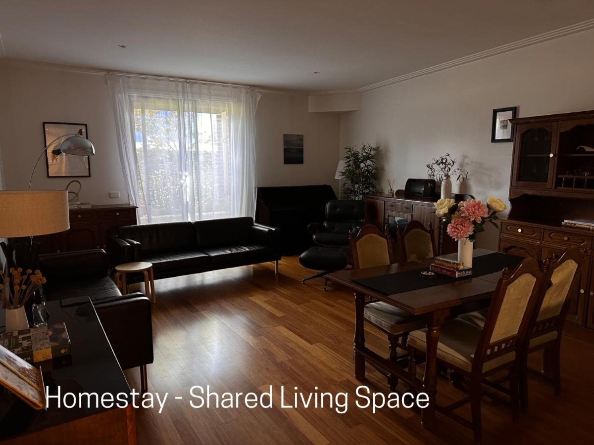 Homestay - Yarra River Boulevard - Private Room - Housity