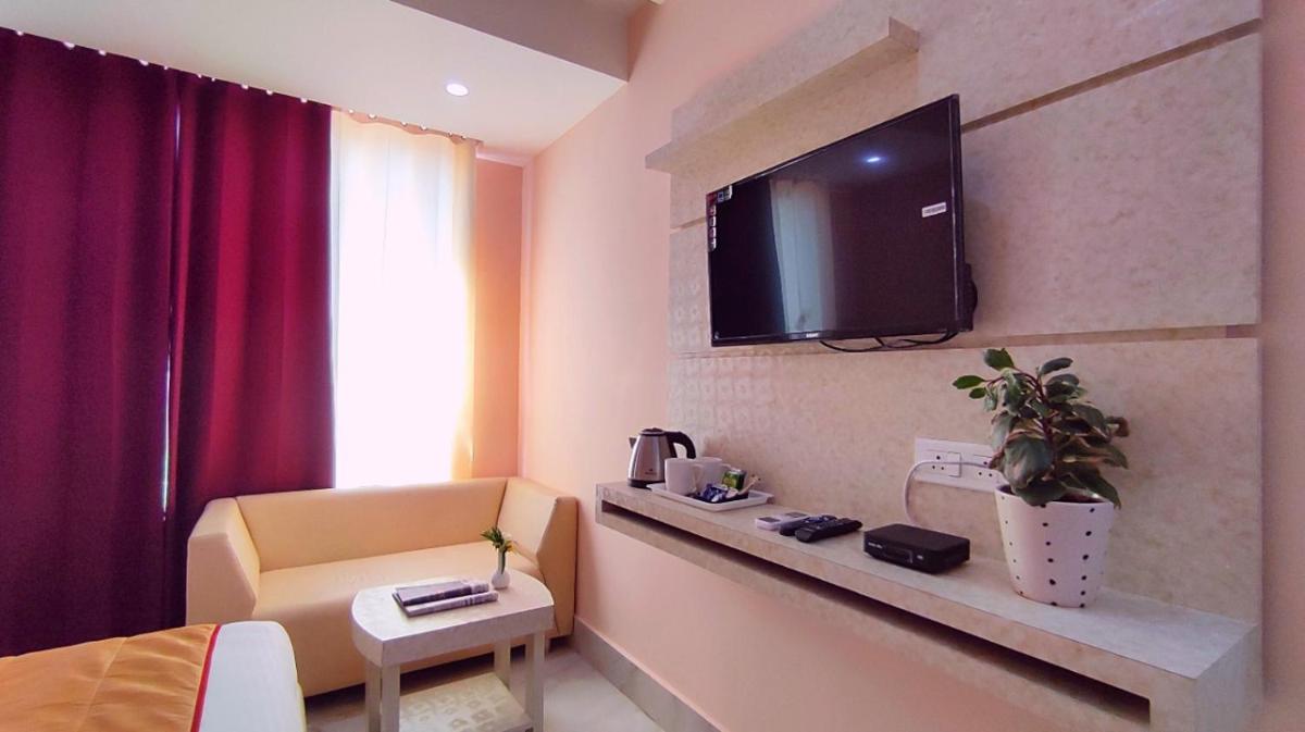 Hotel Sky Spring - Housity