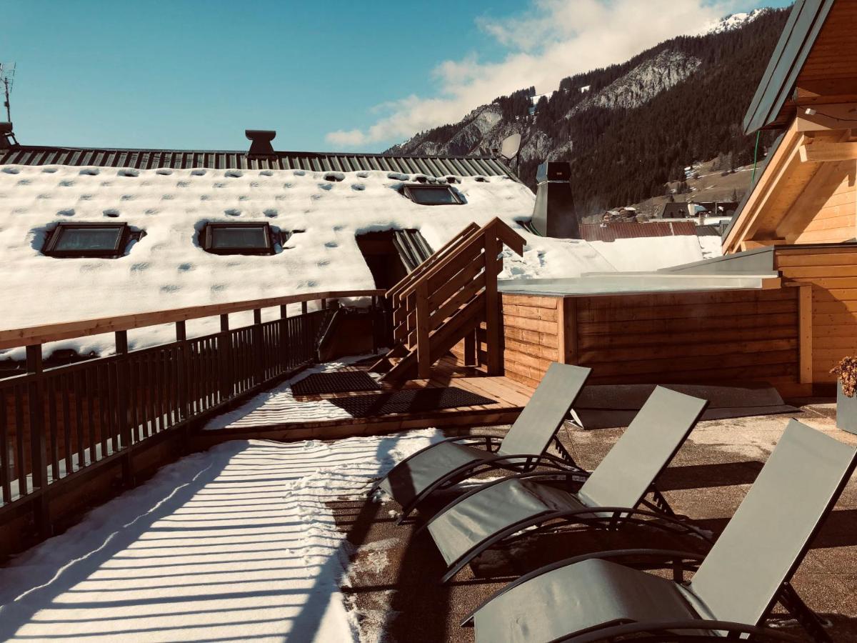Vue générale sur la montagne ou vue sur la montagne depuis l'hôtel