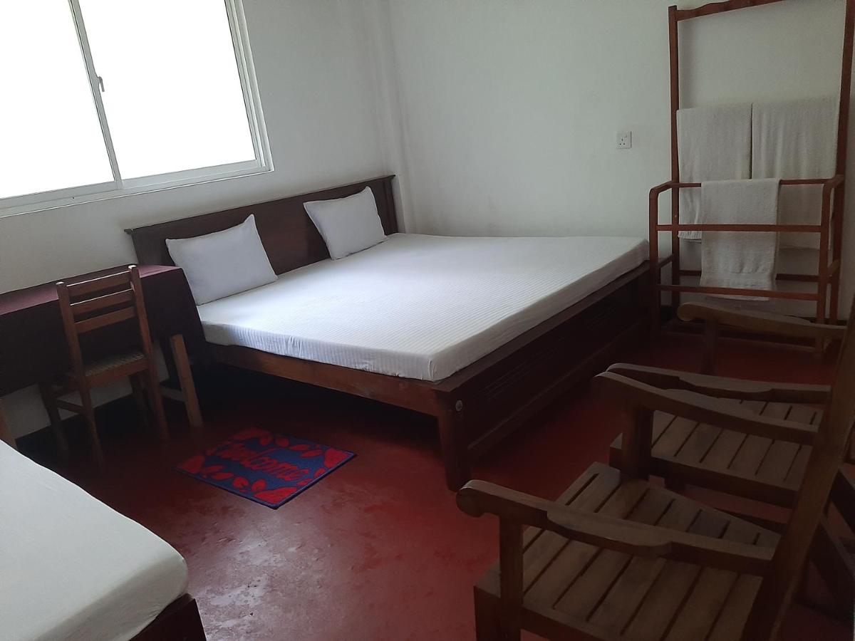 Hotel Yelona - Housity