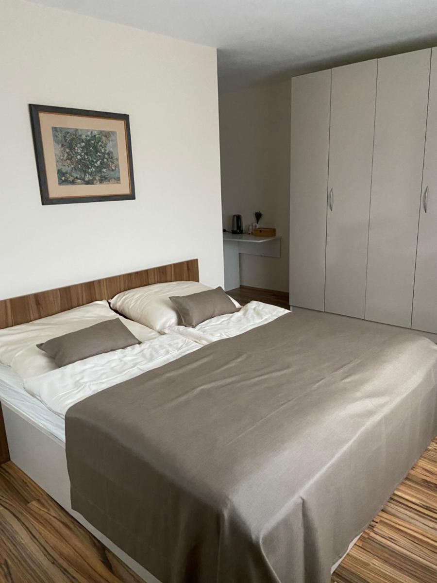 Sobe Djurdjevic - Housity