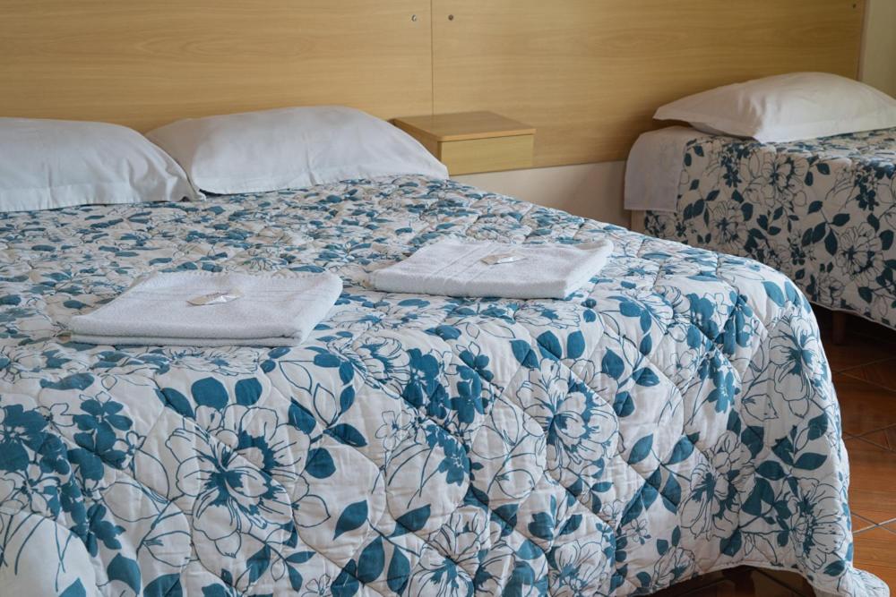 HOTEL TROPICAL - Housity