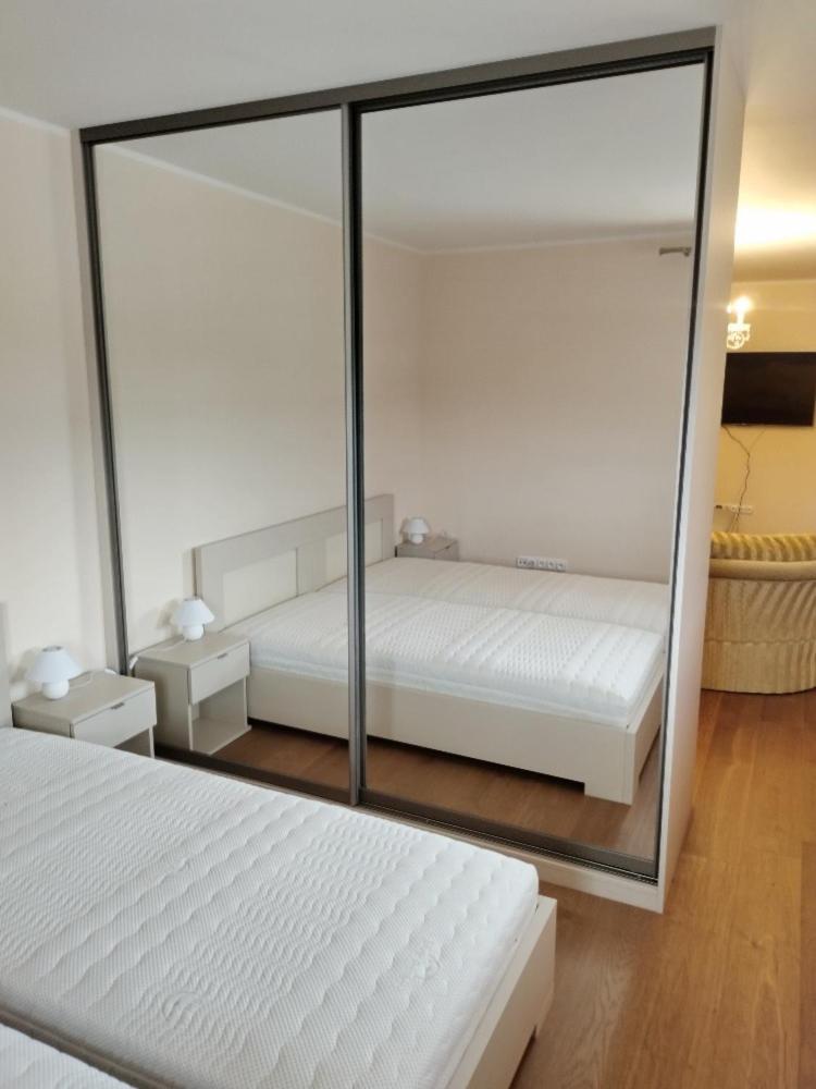 Pozlovice225 - Housity