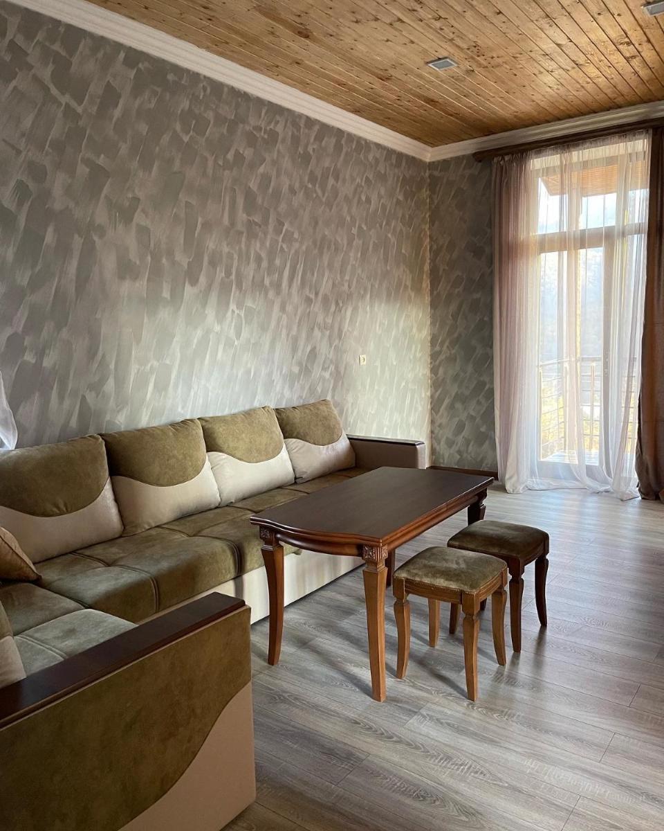 Crystal House Vahanyans’ - Housity