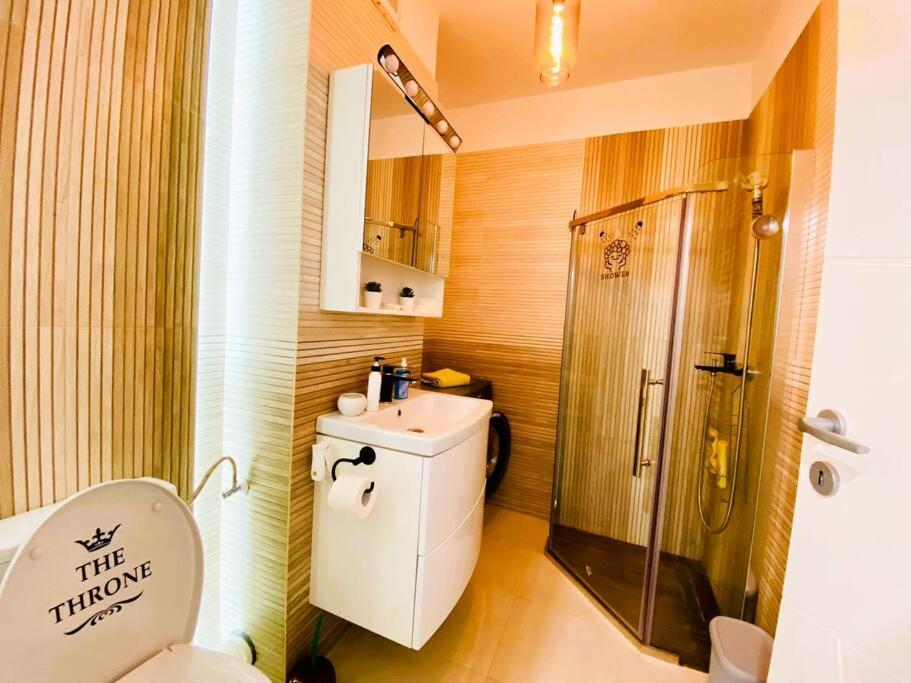 Blue Plaza Studio - Housity