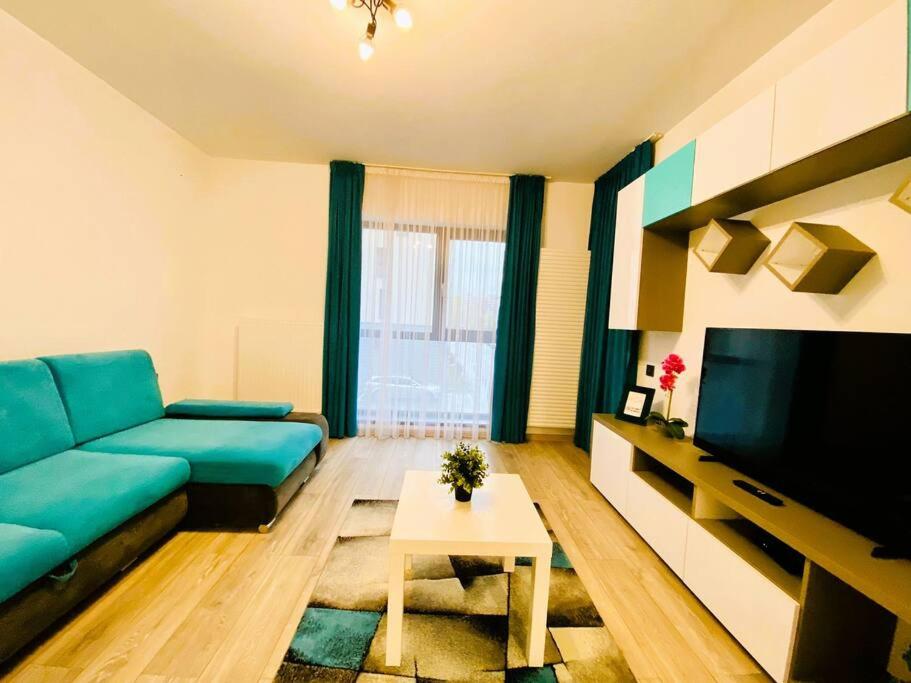 Blue Plaza Studio - Housity