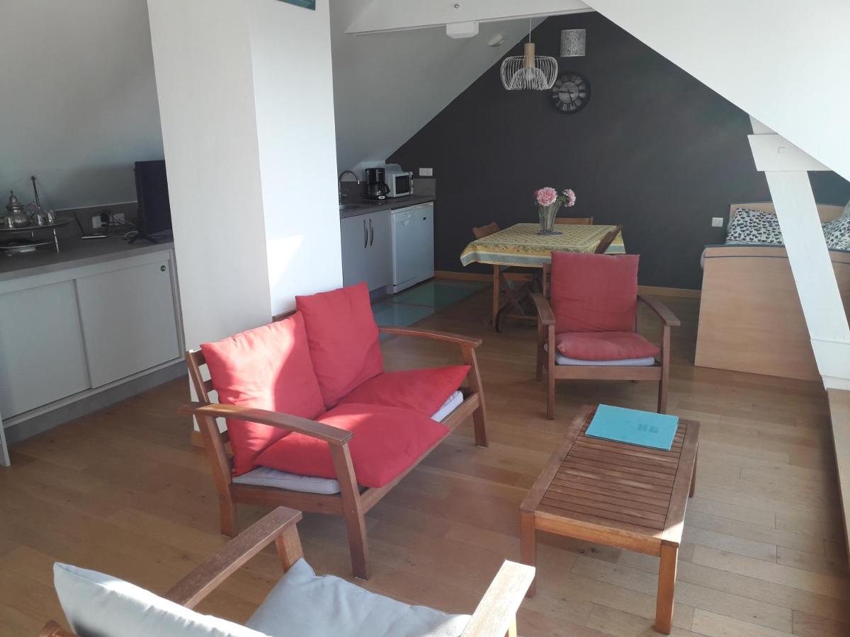 Appartement vue mer avec piscine intérieure - Housity