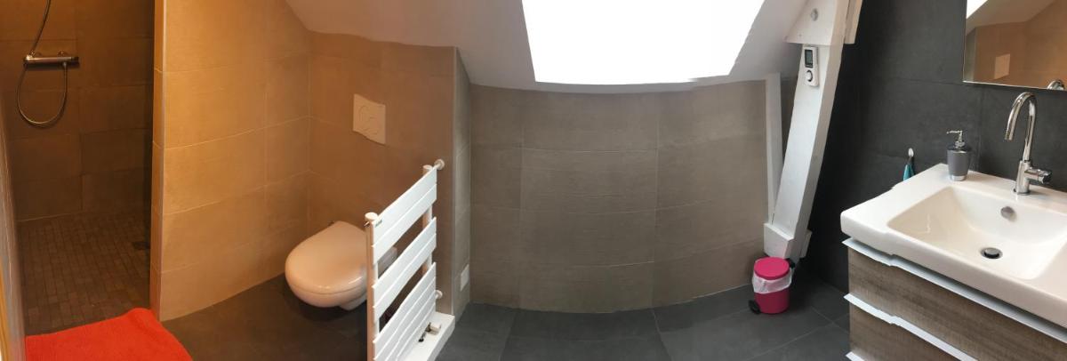 Appartement vue mer avec piscine intérieure - Housity