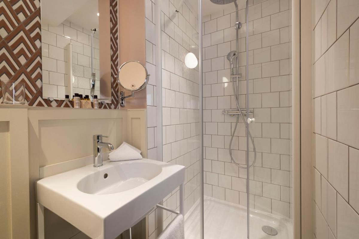 Salle de bains dans l'établissement Le Petit Oberkampf Hotel & Spa