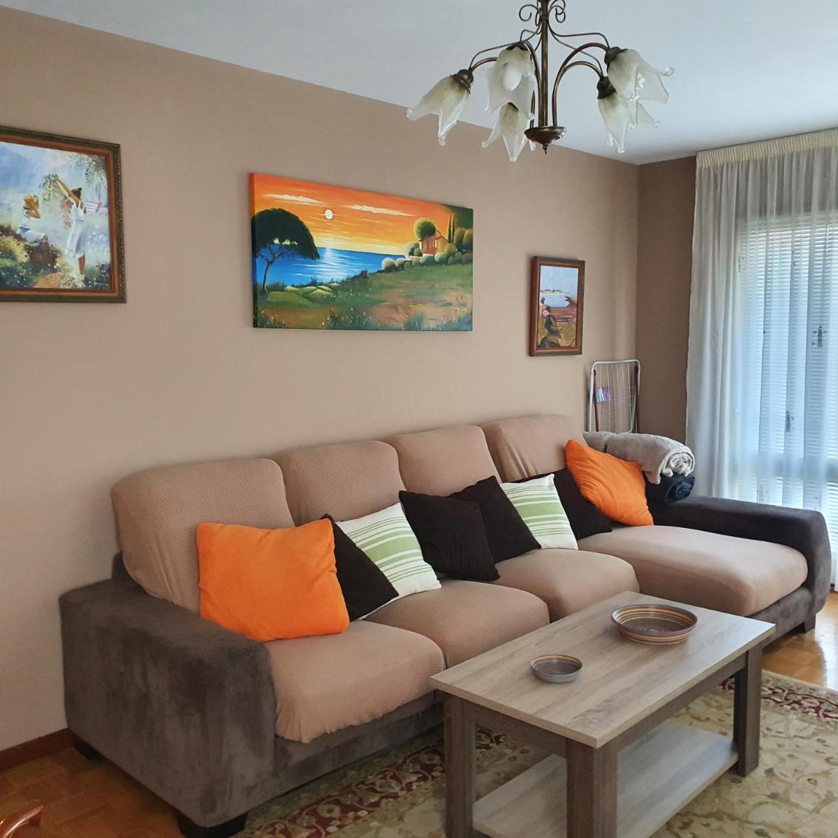 Piso amplio en el centro de Vilagarcía de Arousa - Housity