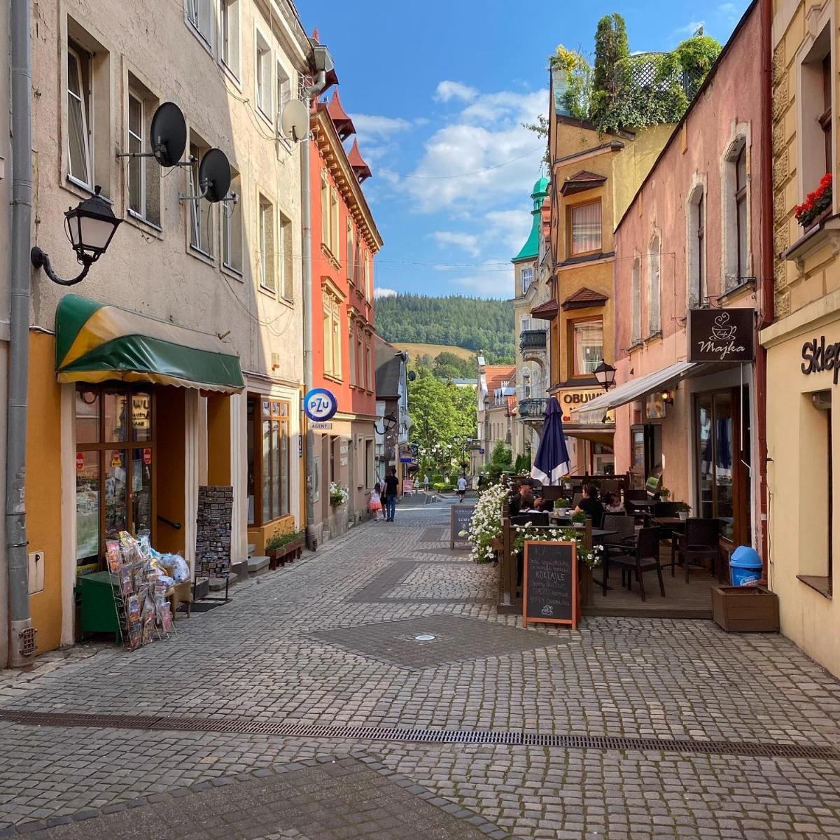 Apartament na deptaku, Czekoladowy-Zdrój, MyWeek - Housity