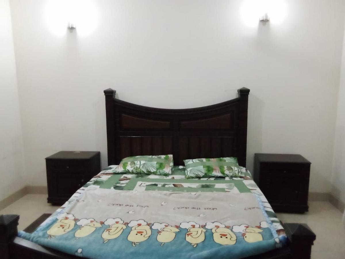 Bahria Town - 10 Marla Two Bed rooms portion for families - Housity