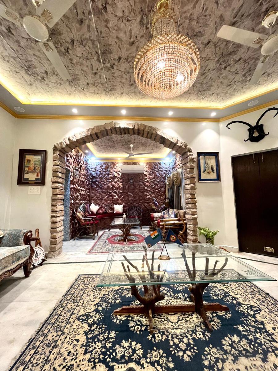 Colonel's Abode - Housity