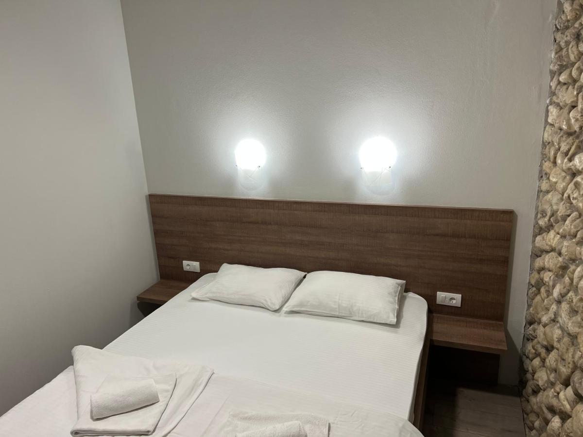 Jazina Hotel - Housity