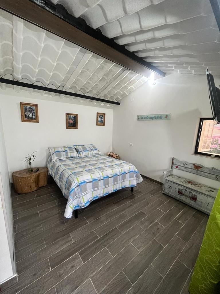 Confortable cabaña para que disfrute con su pareja - Housity
