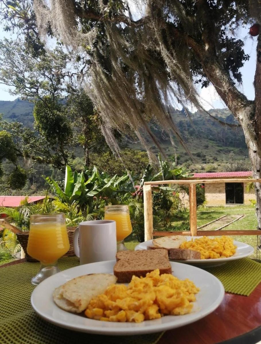 Hotel Campestre Rocas Del Paraíso - Housity