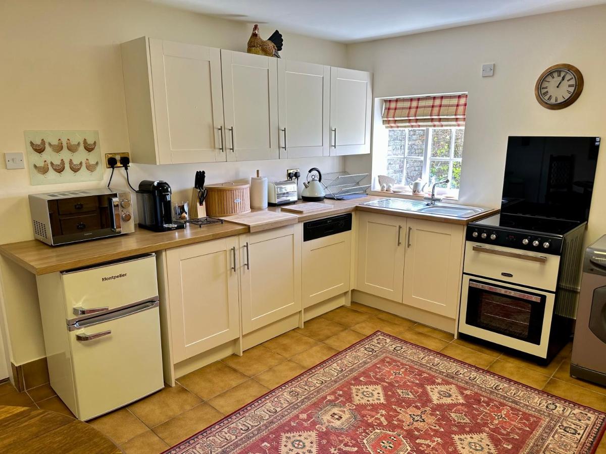 Charming Hen Cottage Countryside Retreat Lincoln - Housity
