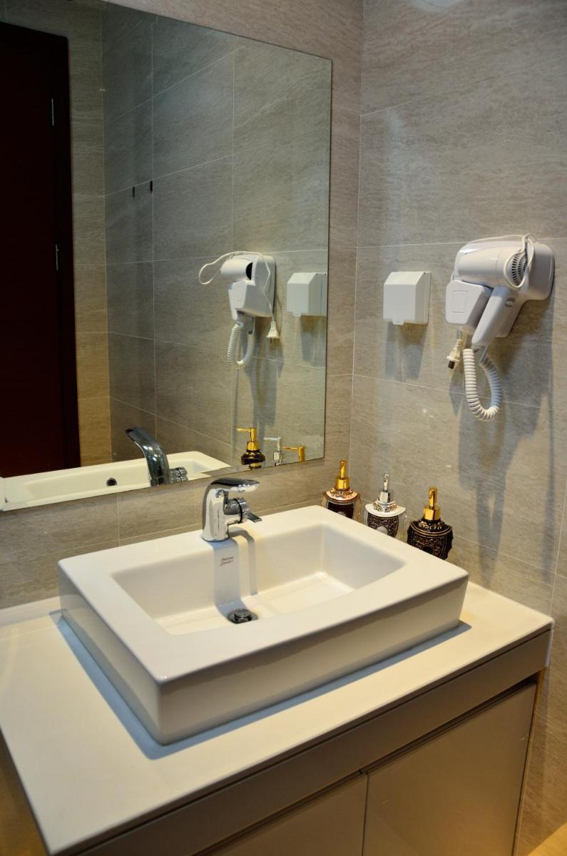 Moon Shine Apartment Hotel - Housity