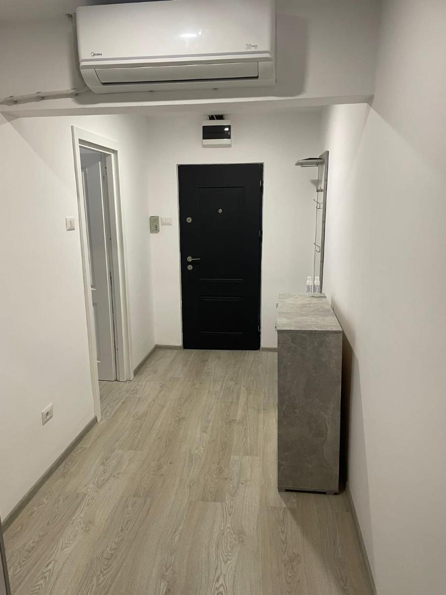 Apartament la Nicole ultracentral Bld Roman bloc 39 - Housity