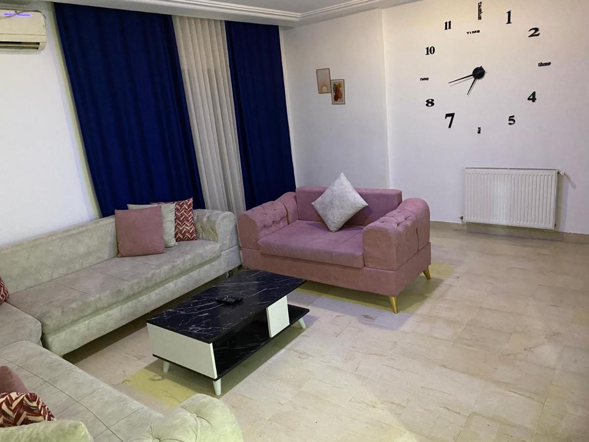 Emeraude House - Housity
