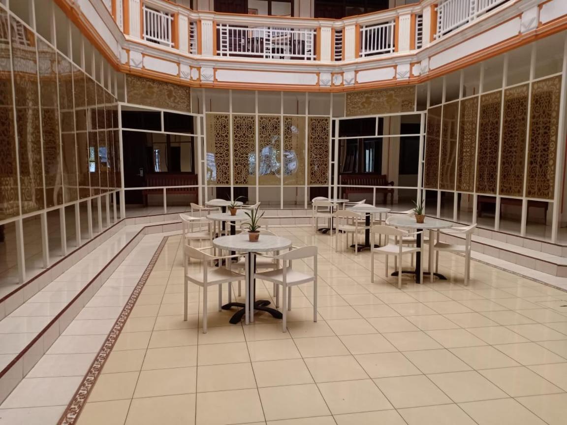 HOTEL DRAGON PALACE TERNATE - Housity