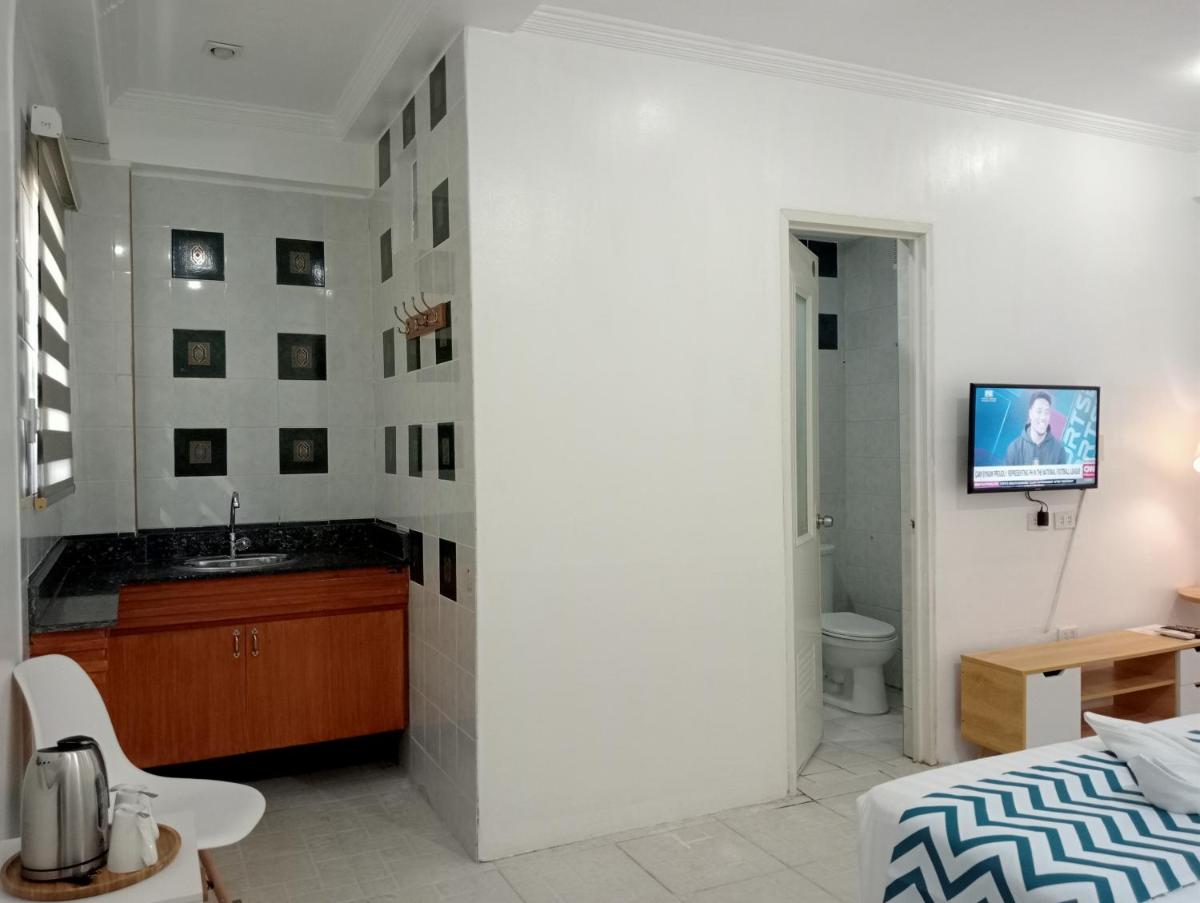 Grand Blue Beach Hotel - Housity