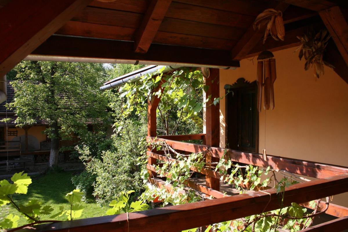 Arts and Crafts Guesthouse - Housity