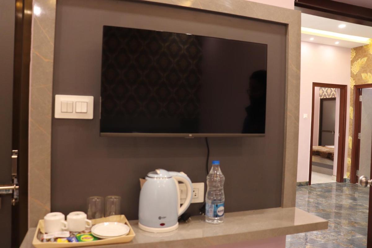 Ayodhya Palace - Housity