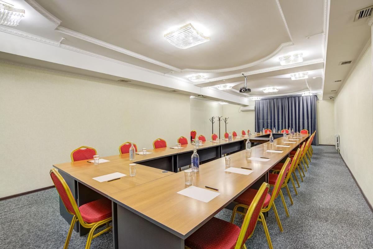 Hotel Touristan Bishkek - Housity