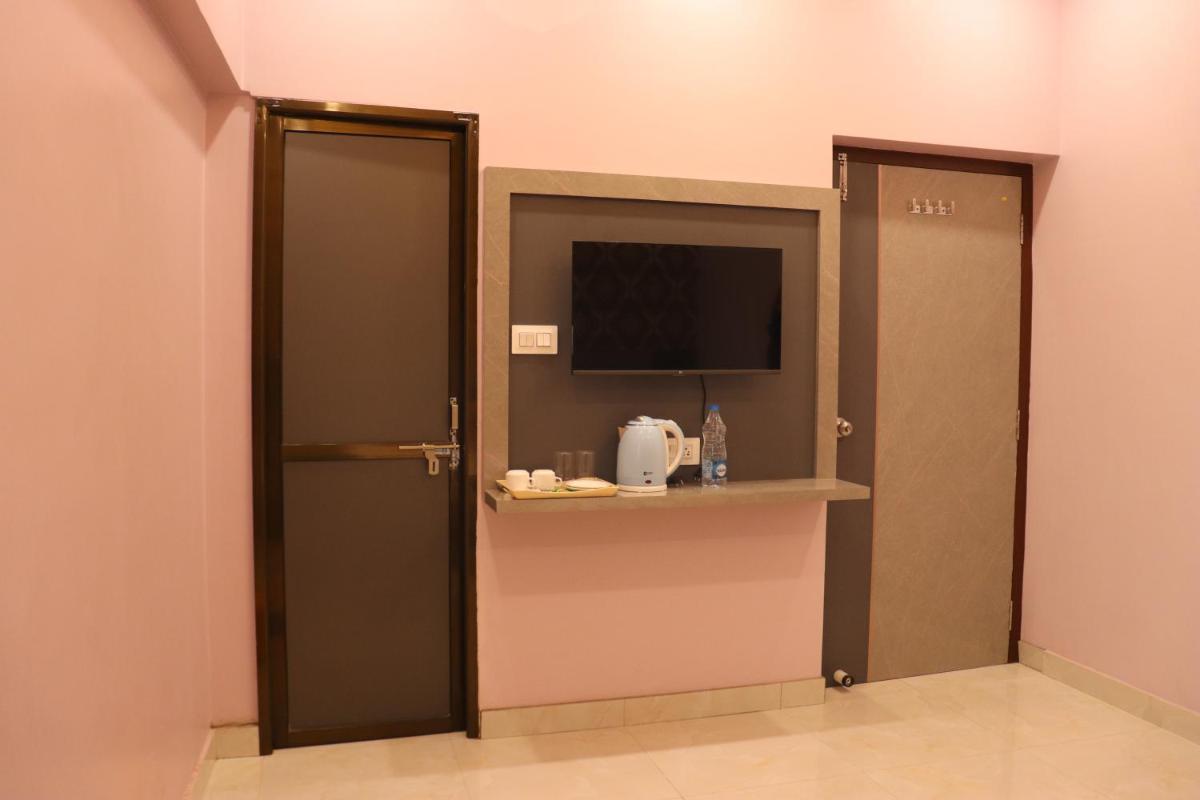 Ayodhya Palace - Housity