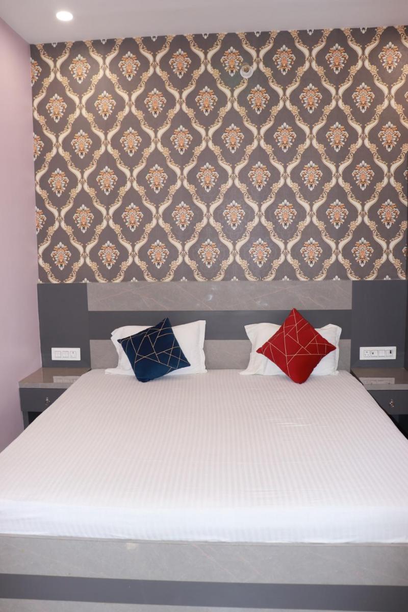 Ayodhya Palace - Housity