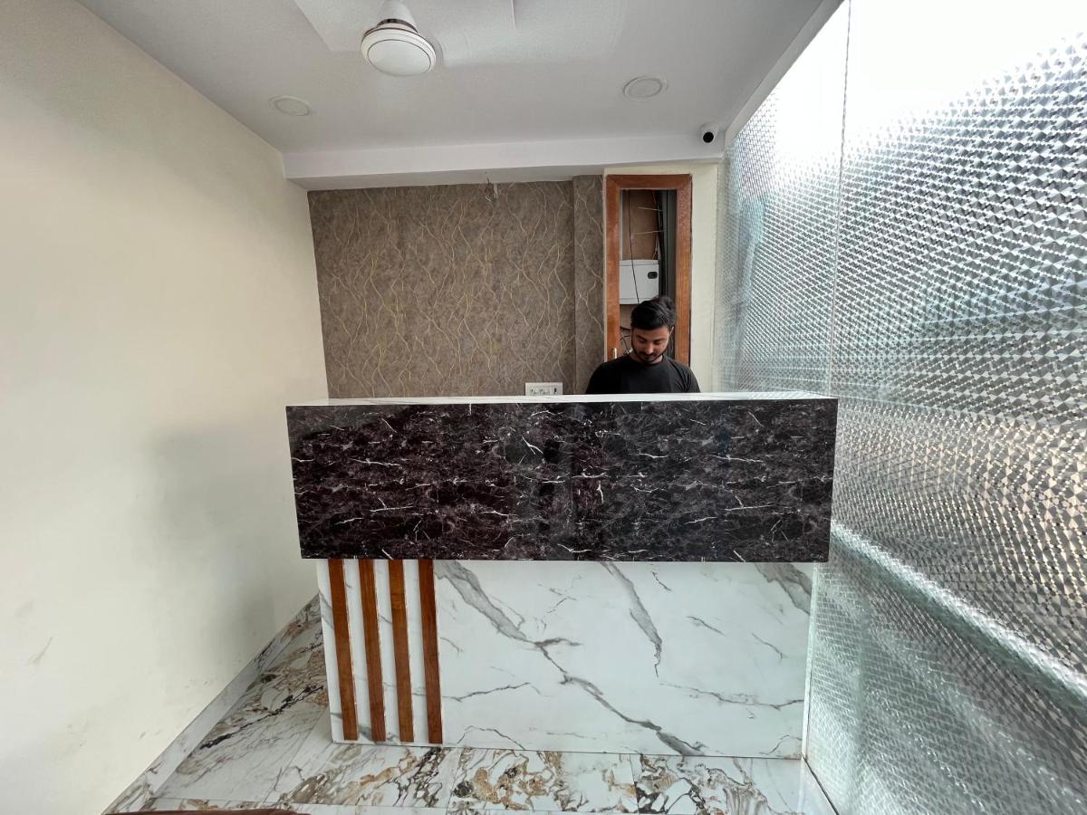 Hotel Delmond Prime- Near NESCO - Housity