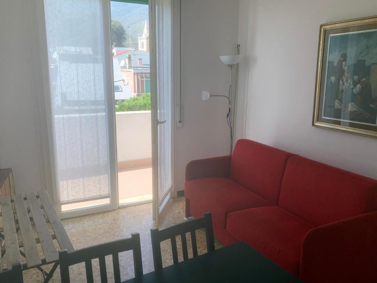 Casa Bianca 5 - confortevole in centro a Moneglia - Housity