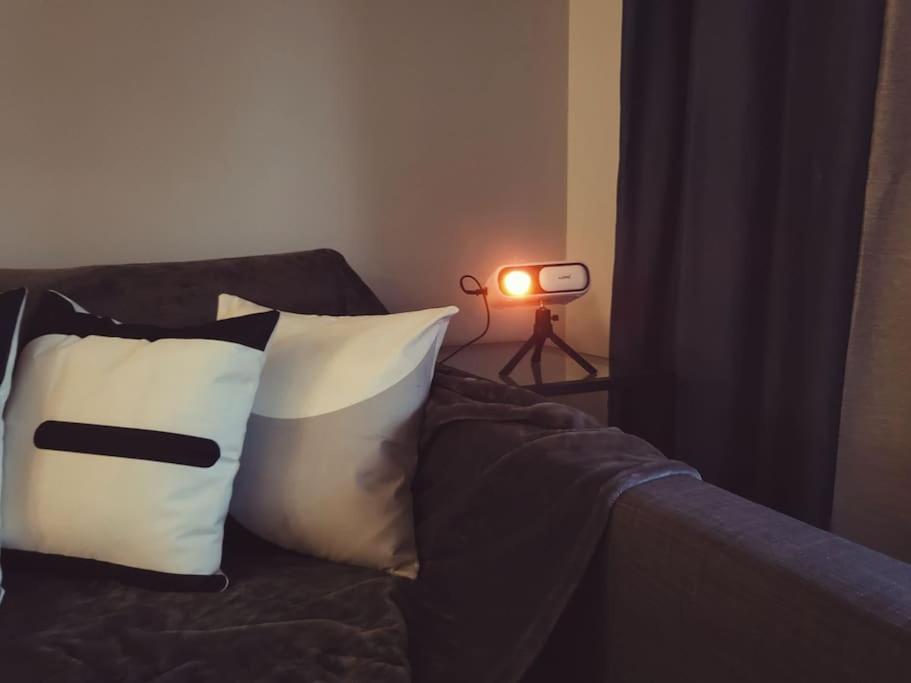 Luxury Private Cinema Experience - Free parking - Housity