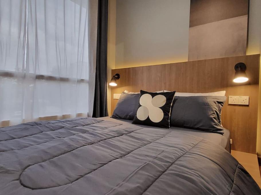 Luxury Private Cinema Experience - Free parking - Housity