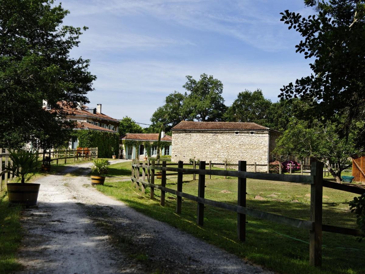 Château de l'Isle - Chambres d'Hôtes - Housity
