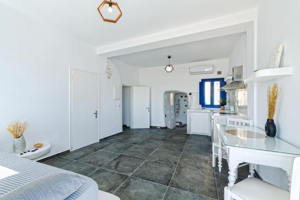Suitetrails - Elegant Cycladic Villa
