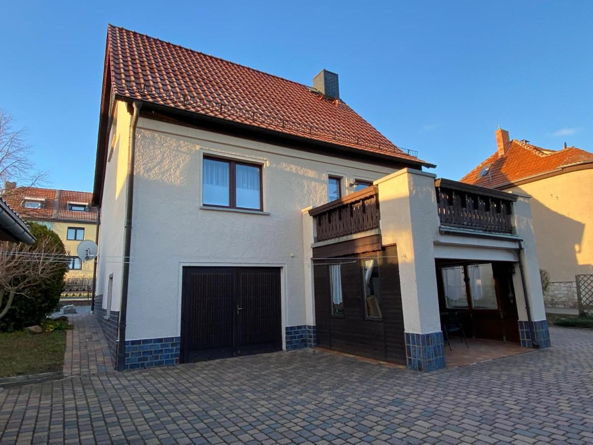 Charmantes Ferienhaus Gernrode/ Harz, Balkon, Grill, 2 Schlafzimmer - Housity