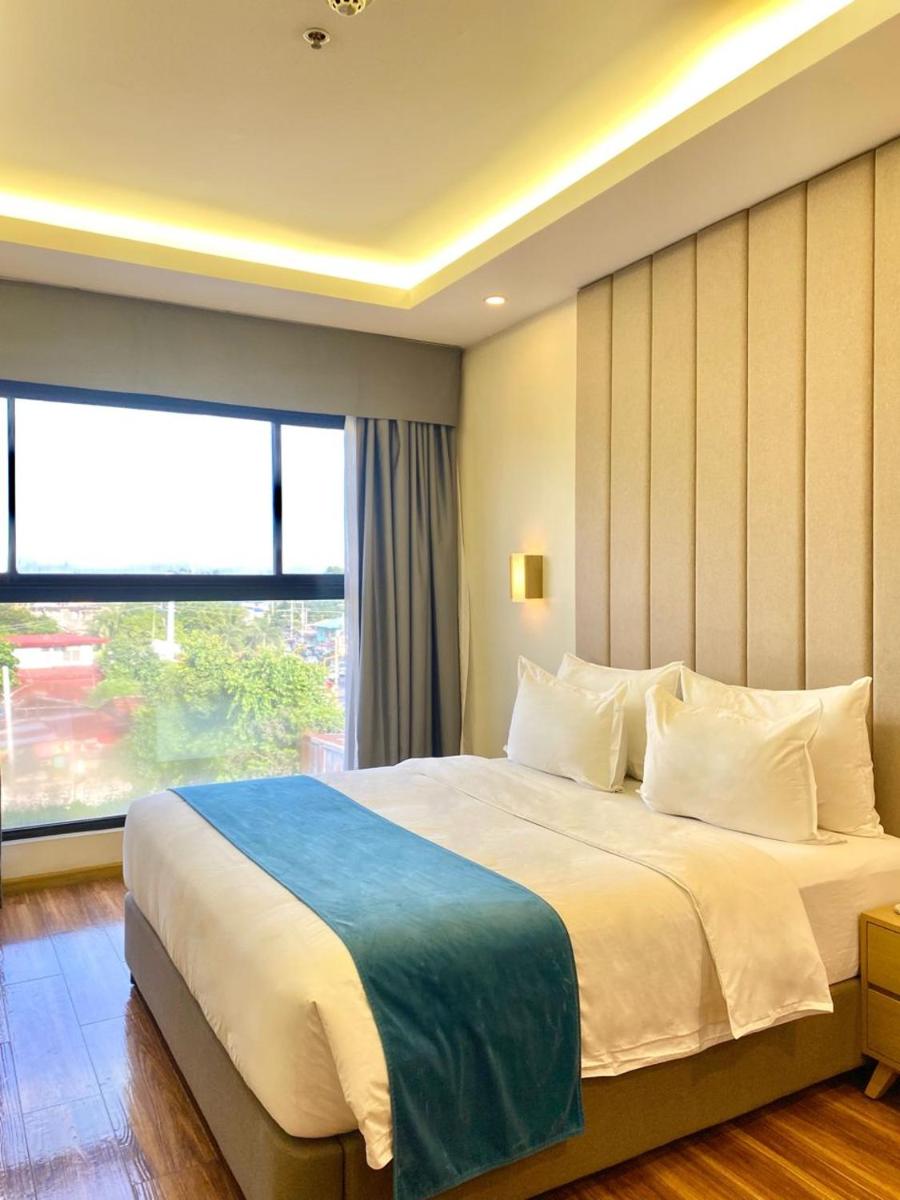 Bravo Tanauan Hotel - Housity