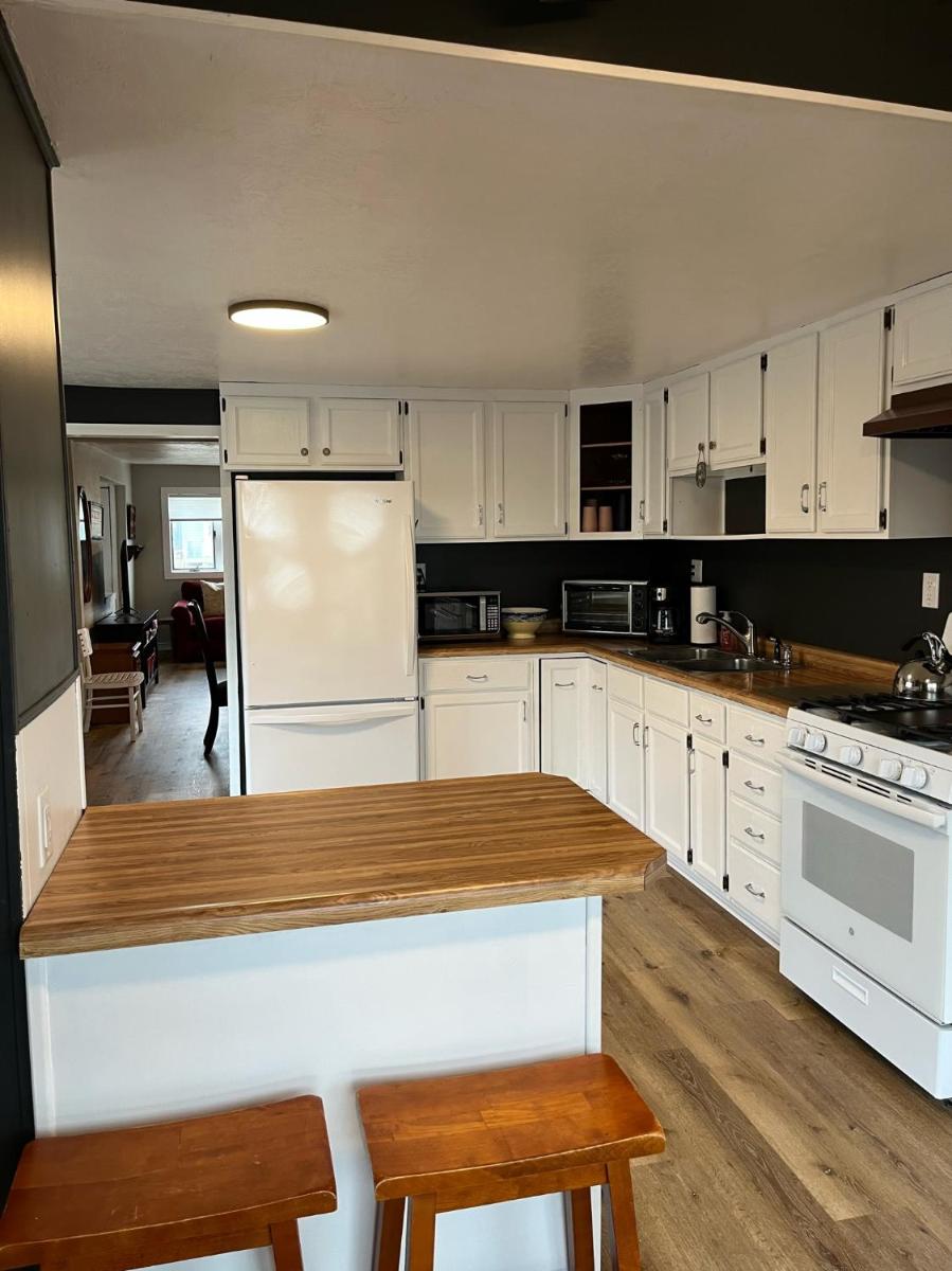 Downtown Delavan Lake Home - Housity