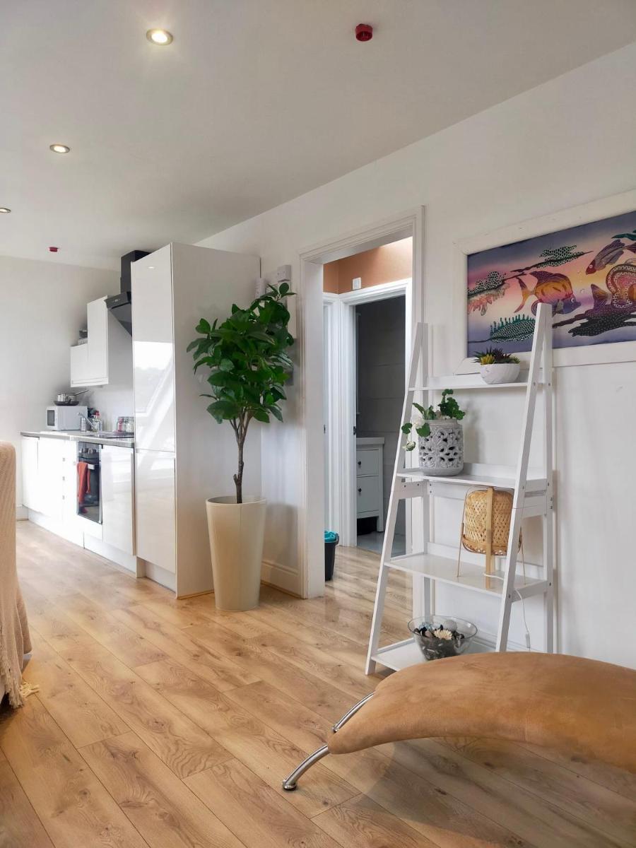 Stunning Luminous Penthouse/ 2Beds 2Baths - Housity