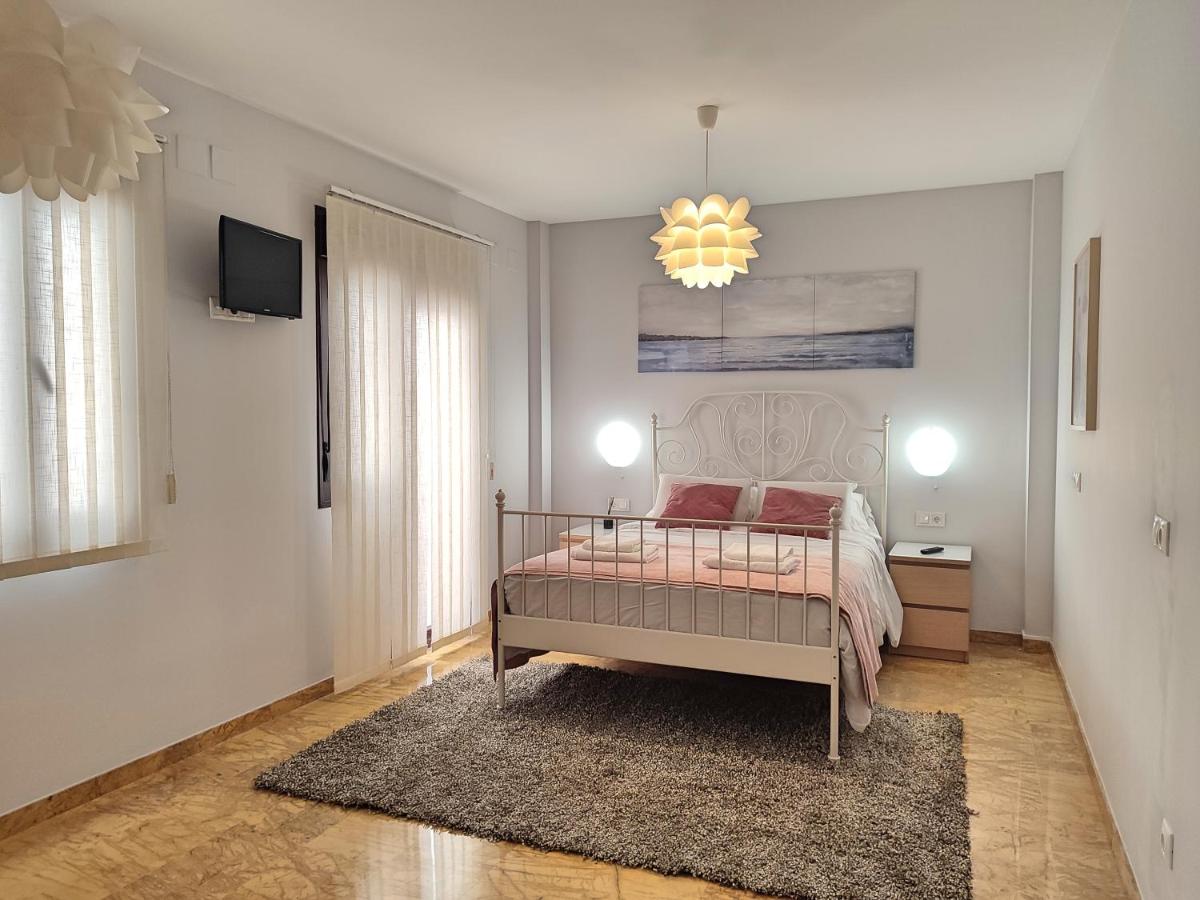 Amplio y Moderno Apartamento Lorenzo Ferreira - Housity