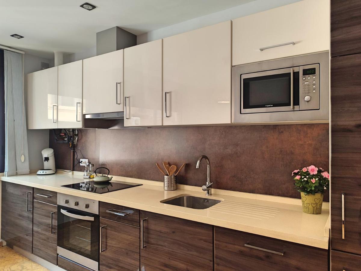 Amplio y Moderno Apartamento Lorenzo Ferreira - Housity