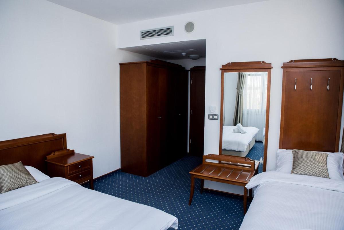 Hotel Hum - Housity