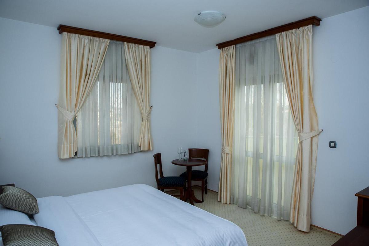 Hotel Hum - Housity