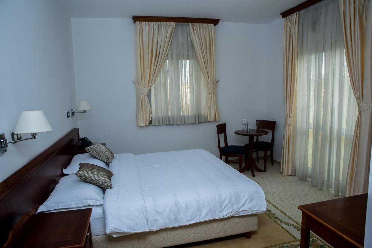 Hotel Hum - Housity